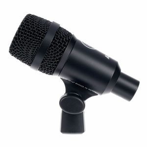 AKG P4